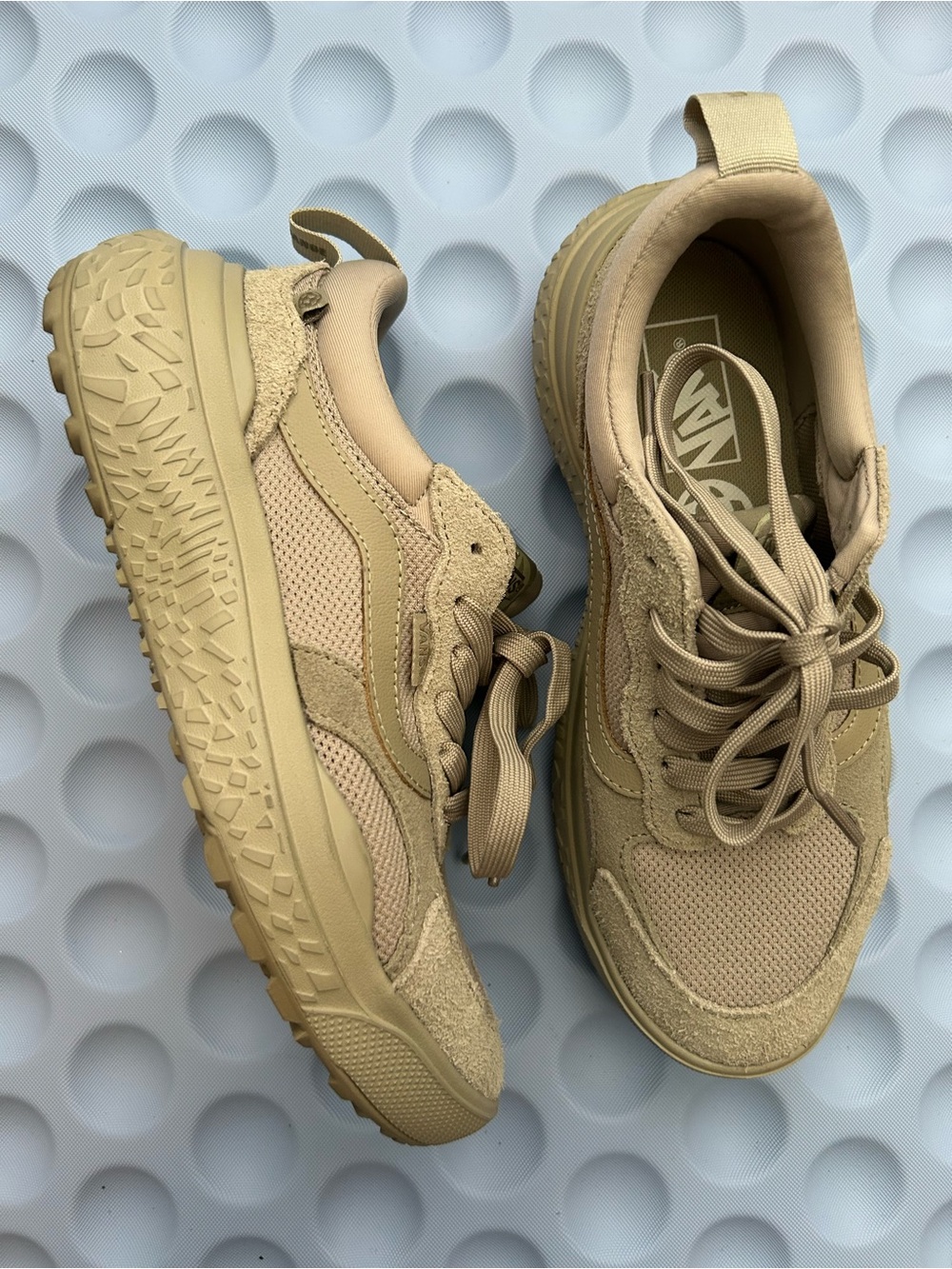 Vans Tan Trail Runner Sneakers Size 8.5